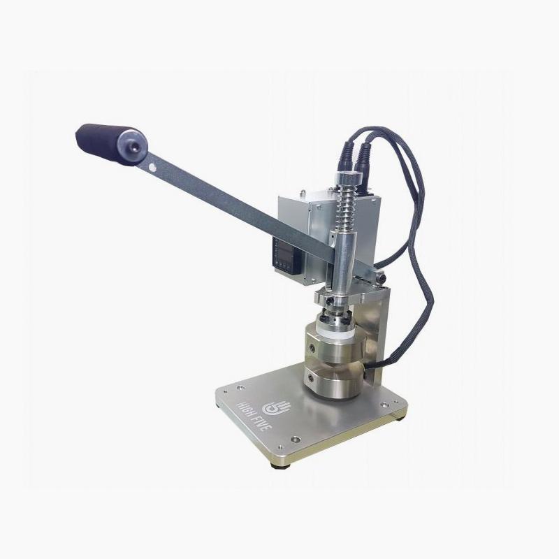 V3 Manual Aluminium press. Pressing plates are 3inches in diameter or 2x4 inches. Easily replaceable heater and press is warrantied for full 1 year.